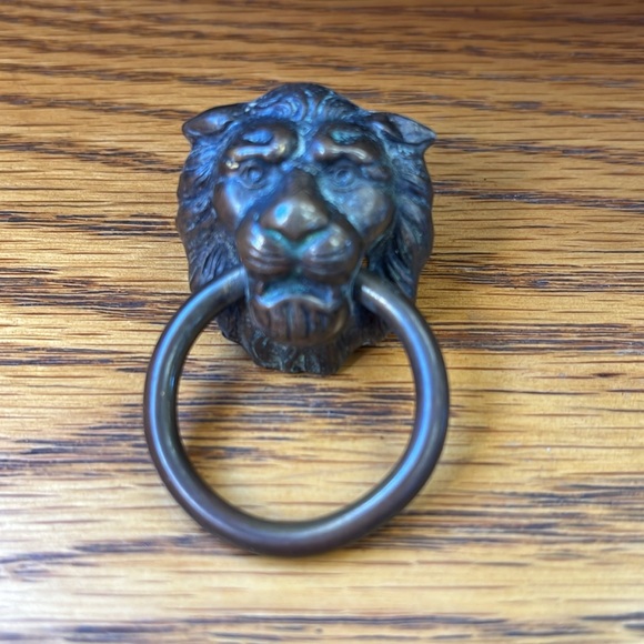 Lion head drawer pulls, 2 - Picture 13 of 14